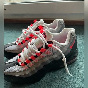 Youth Nike Airmax’s